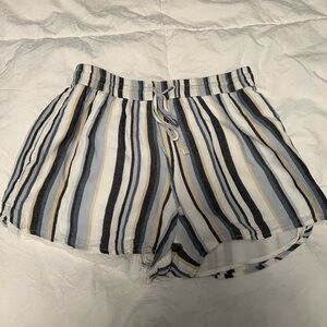 Hollister Ultra High Rises Striped Flowy Shorts with Pockets!!